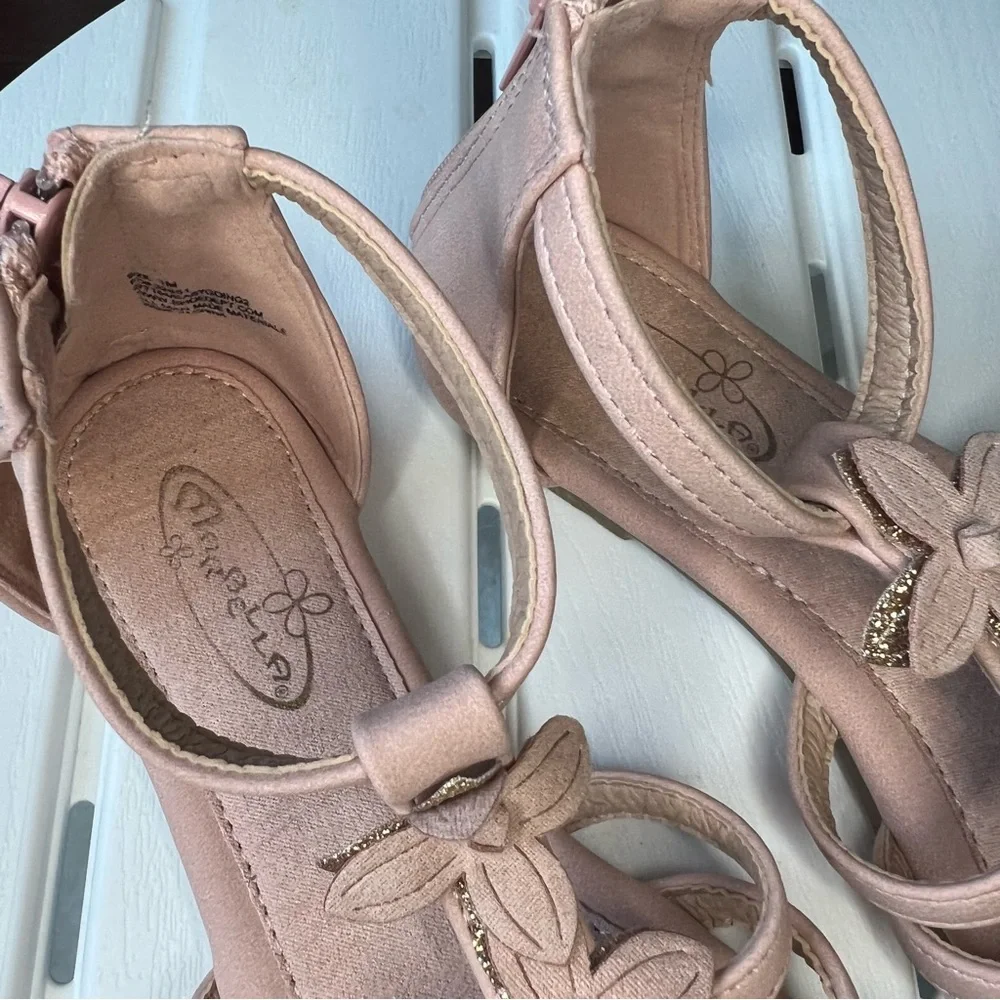 NWOT Marbella Girls‎ sandals SIZE 1M